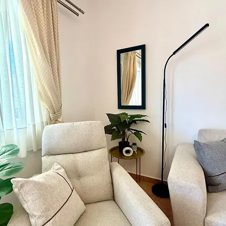 Pnoe Tsimas Apartament